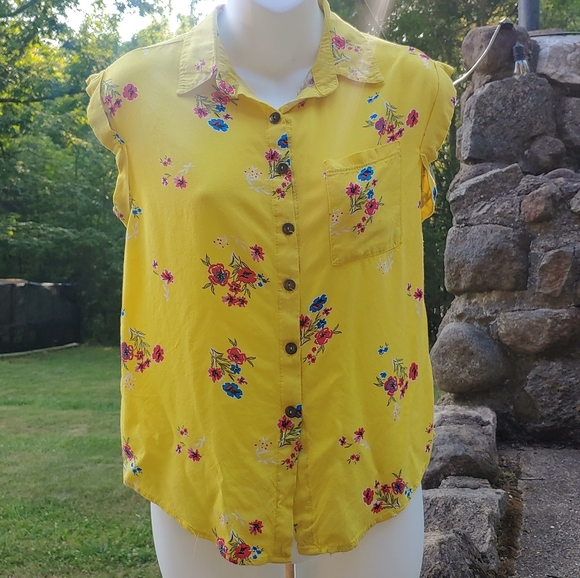 No Boundaries Tops - No Boundaries super soft button down top